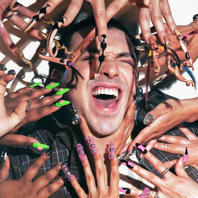 Why Celebrity Nail Artist Juan Alvear Swears by VOESH Collagen Gloves